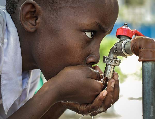 Condenseur d'eau potable atmosphérique pour village et communauté